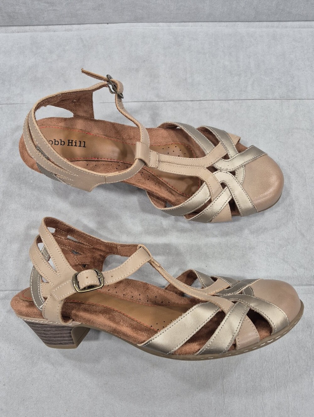 Women's Audrey 8.5 Wide T-Strap Low Heel Sandals